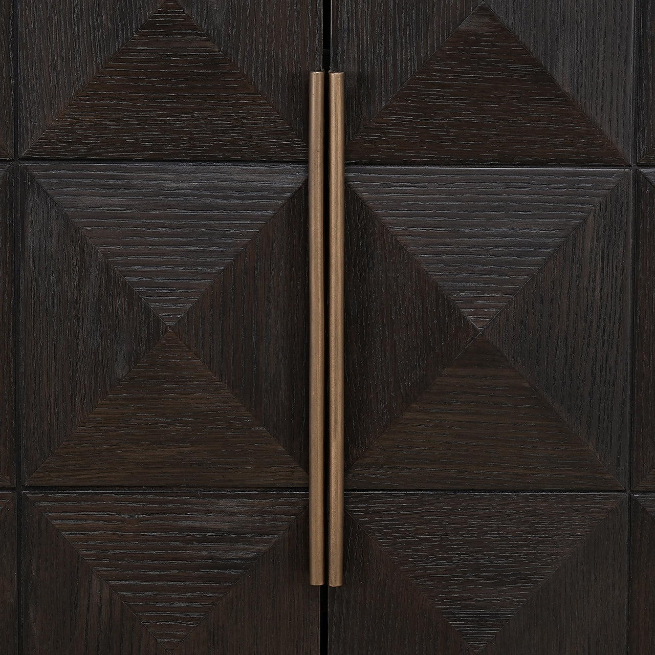 Skapis Claremont ar 2 durvīm Richmond Interiors 138/95/45 cm brūns - N1 Home