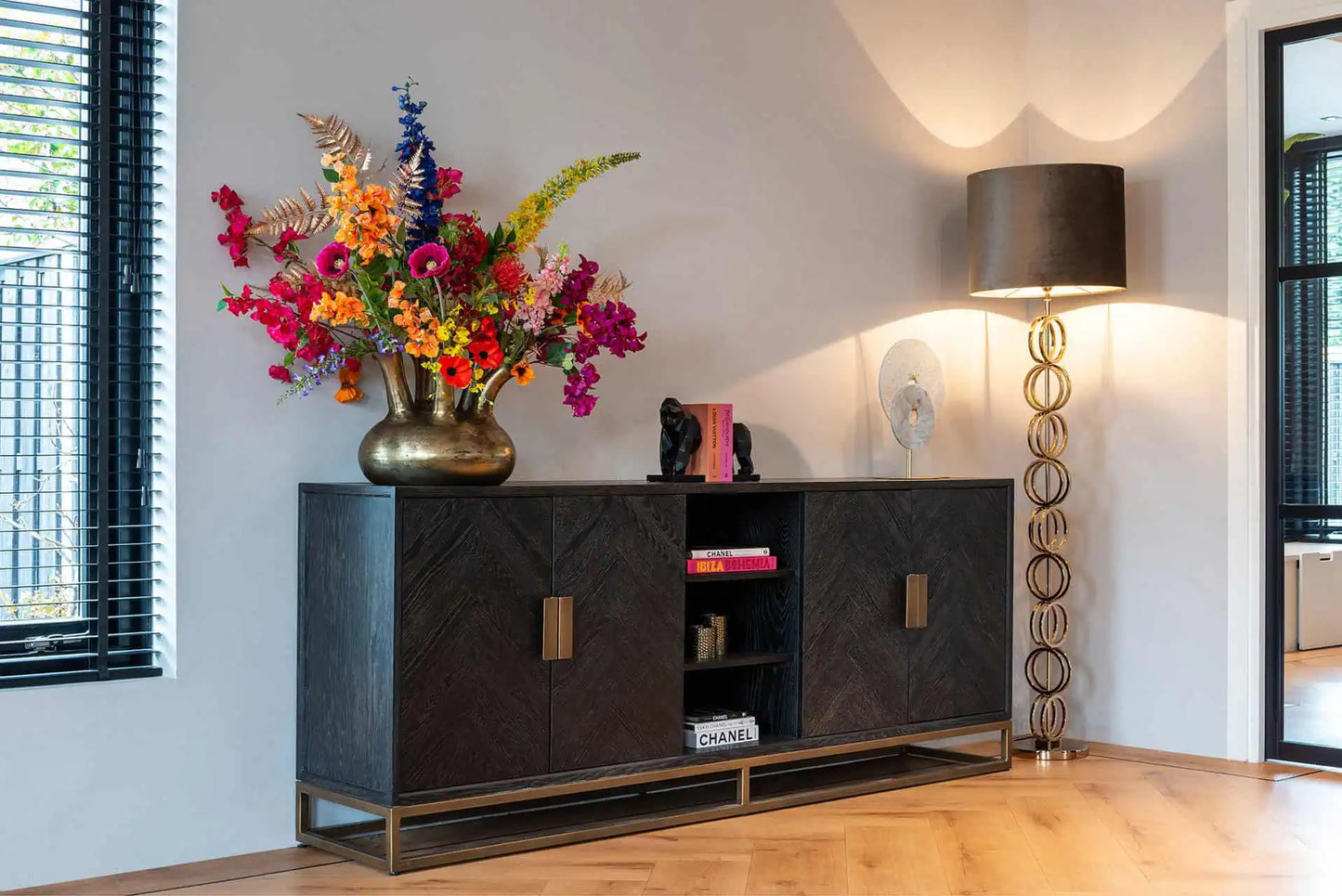 Kumode Blackbone misiņa 4 durvis Richmond Interiors 91/225/45 cm melna rustikāla - N1 Home